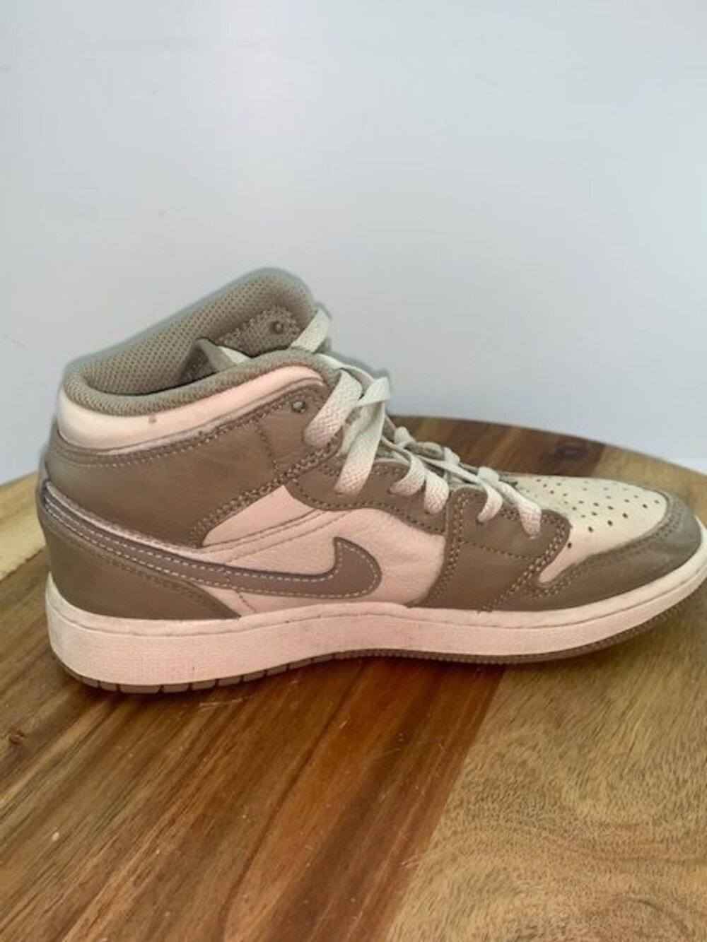 Nike Air Jordan 1 Mid GS Legend Brown Khaki Kids Size 3.5 Y HF4781-203 Sneakers - Picture 11 of 14